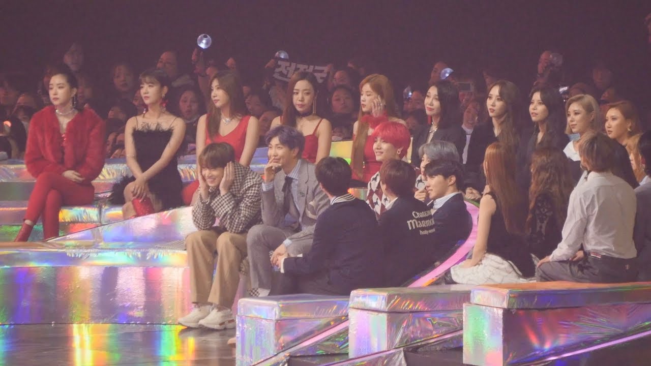 181201 방탄소년단(BTS),에이핑크.여자아이들,마마무 VCR 시청 ,네티즌인기상수상소감 Reaction [4K] 직캠 by Mera