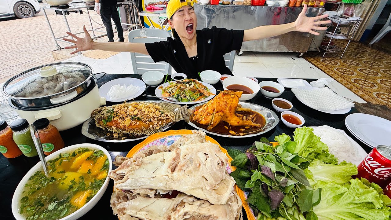 CÓ ĐÁNH CHẾT CŨNG KHÔNG TIN NGA SUMO LẠI CÓ THỂ ĂN SẬP MỘT BÀN TIỆC NHƯ THẾ NÀY