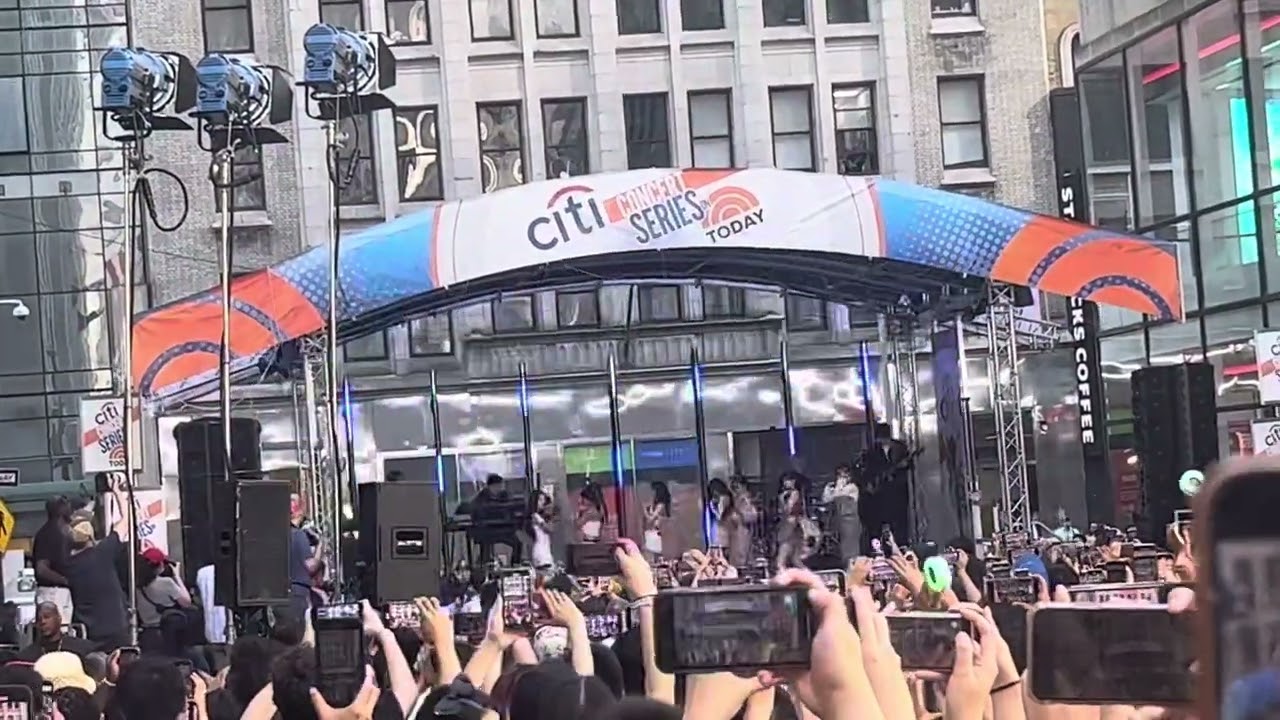 Twice Moonlight Sunrise at Today Plaza in Manhattan | Live Performance 7/5/2023