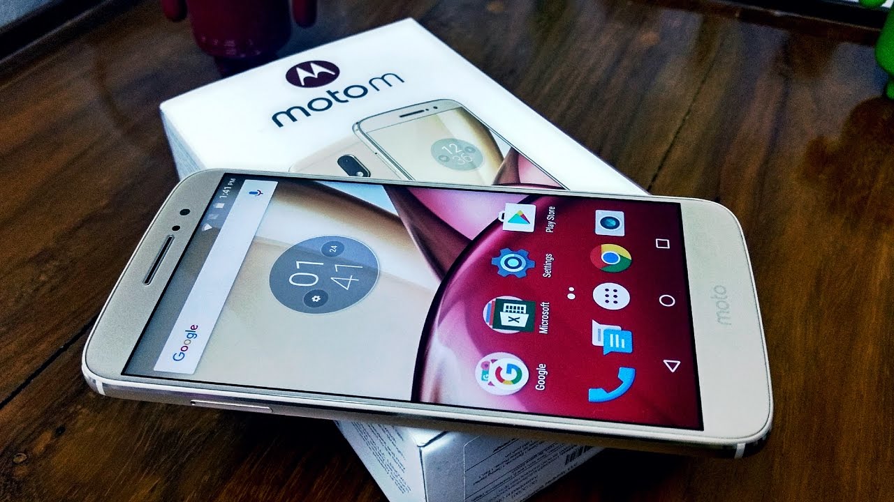 Motorola Moto M Review!