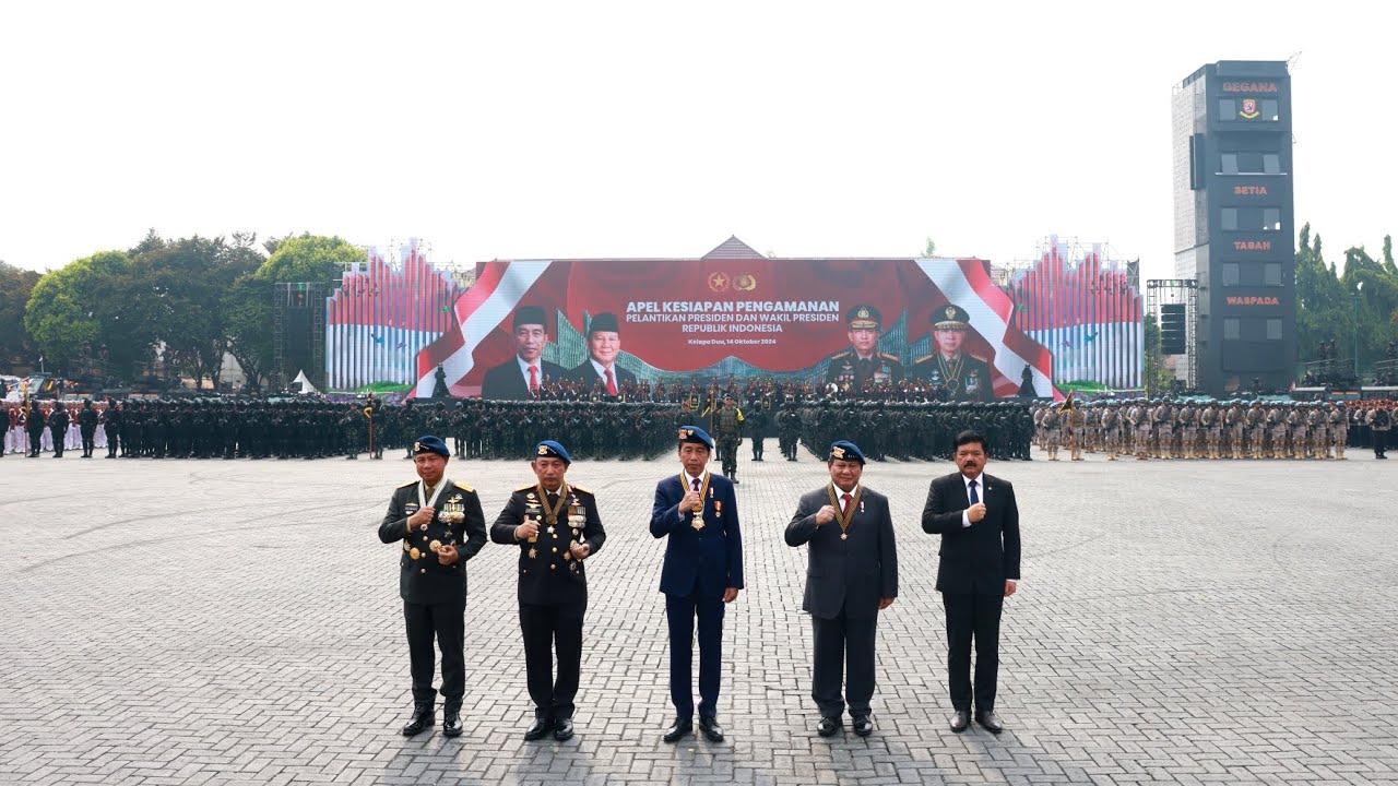 Momen Menhan Prabowo Dampingi Presiden Jokowi di Mako Brimob