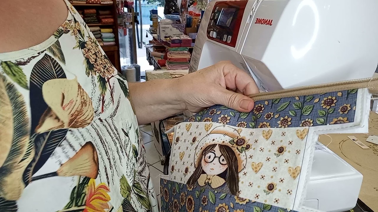 Hoje no Costurando com a Belinha recebemos a artesã Ro Moinho ensinando uma linda necesserie