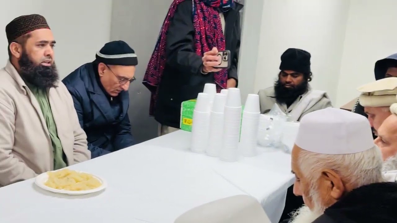 جناب قمر زمانُ کی جانب سے اپنی بہن کے ایثال ثواب کی تقریبMr,QamerZaman arranged for her sister part3