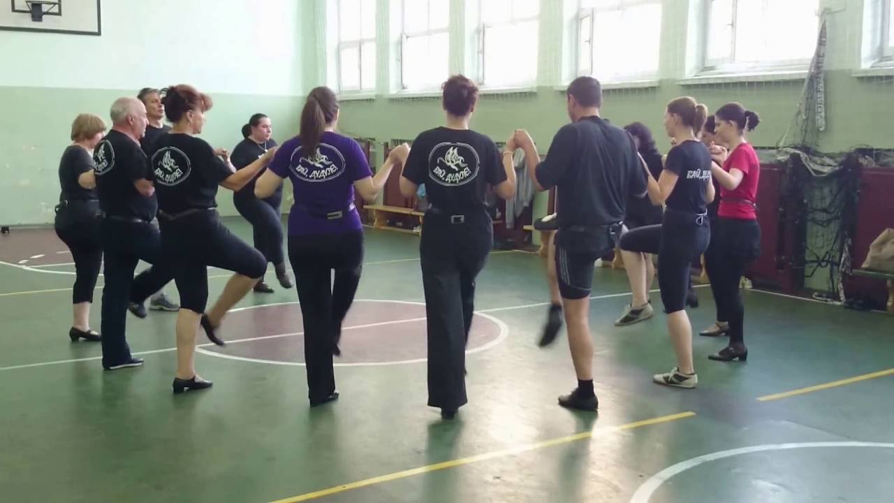 САТОВЧАНСКО ХОРО - Репетиция в школа за народни танци 