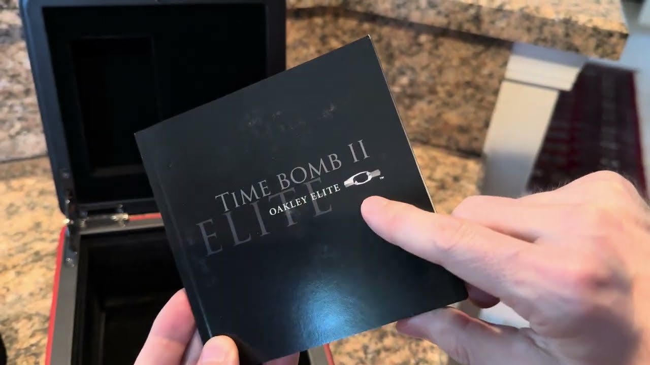 РЕДКИЕ OAKLEYS — РАСПАКОВКА Elite Time Bomb II 2 — часы к 10-летнему юбилею! BNIB!