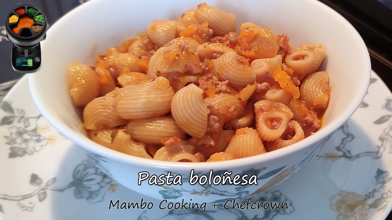 Pasta boloñesa en Mambo Cooking con Chefcrown (PROBANDO EL DISPENSADOR DE ALIMENTOS)