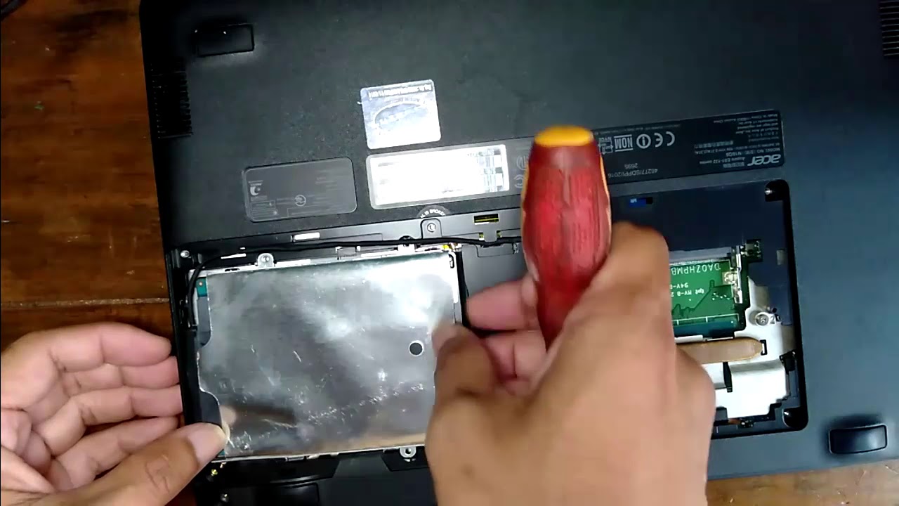 CARA GANTI HARDISK SSD NOTEBOOK ACER ES 11