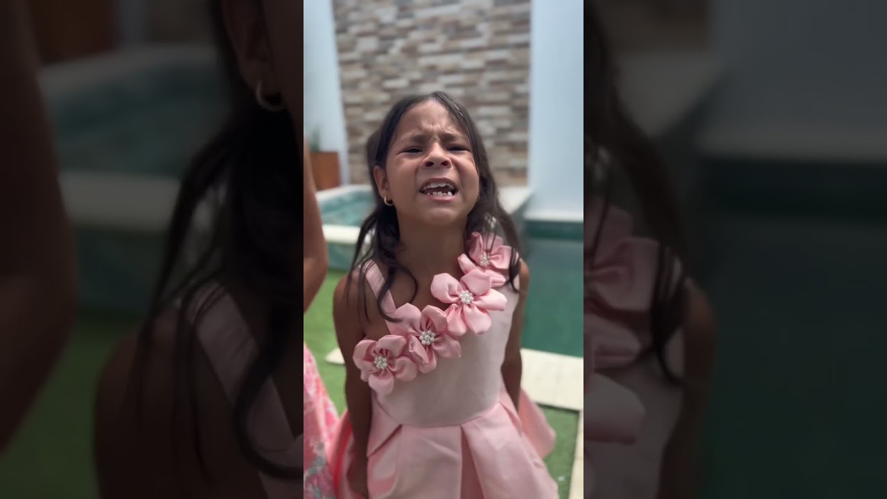 Niñas le hacen la vida imposible a todas las niñeras por una triste razón😱