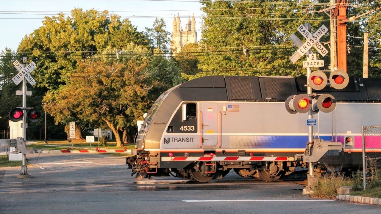 Evening Rush NJ Transit Trains at Convent Station [1080p60]