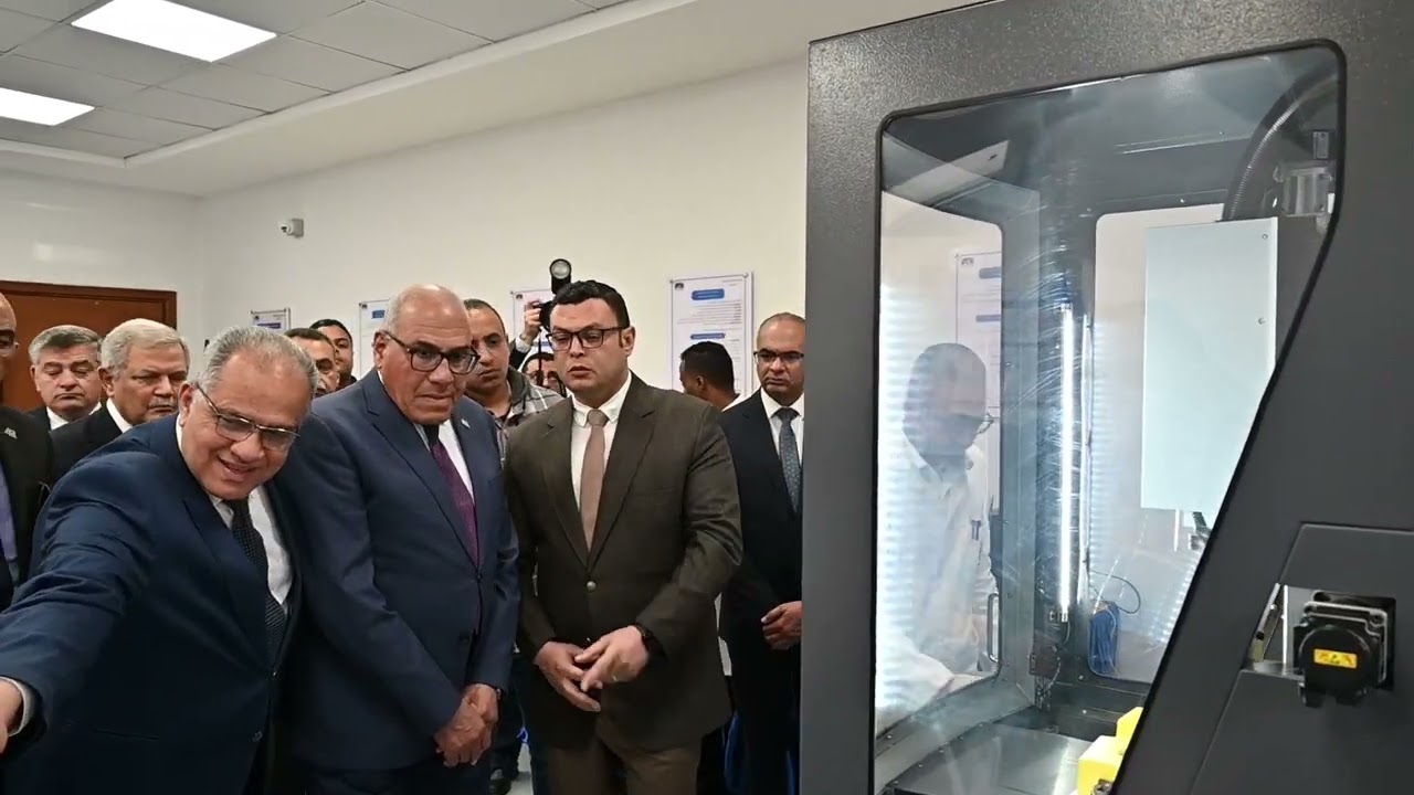 زيارة وزير الإسكان لمصنع حلوان للصناعات المتطورة وتوقيع بروتوكول تعاون