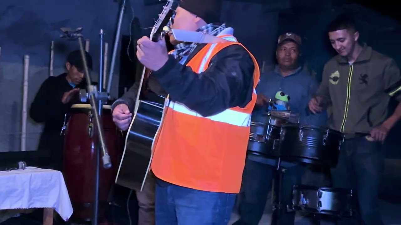 Menisterio de alabanza en novenario #4