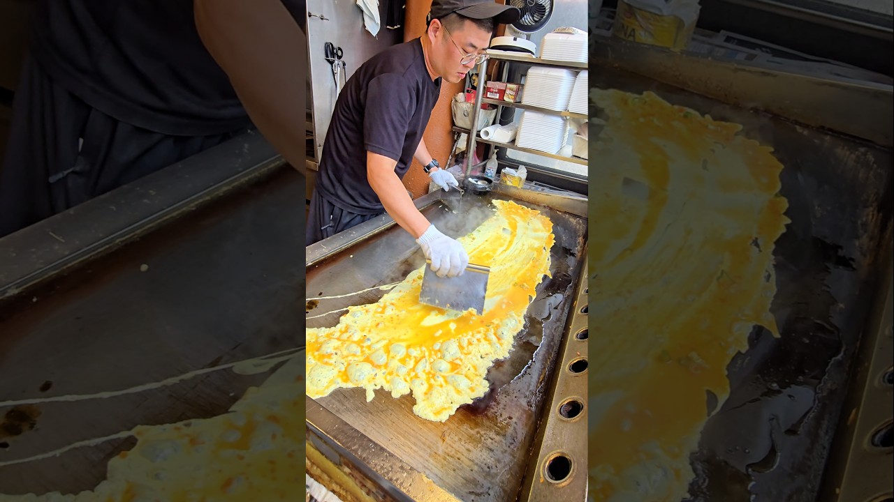 Korean Street Food &ndash; 3-Second Giant Egg Roll Made on Hot Iron Grill | Crazy Fast Omelette Master