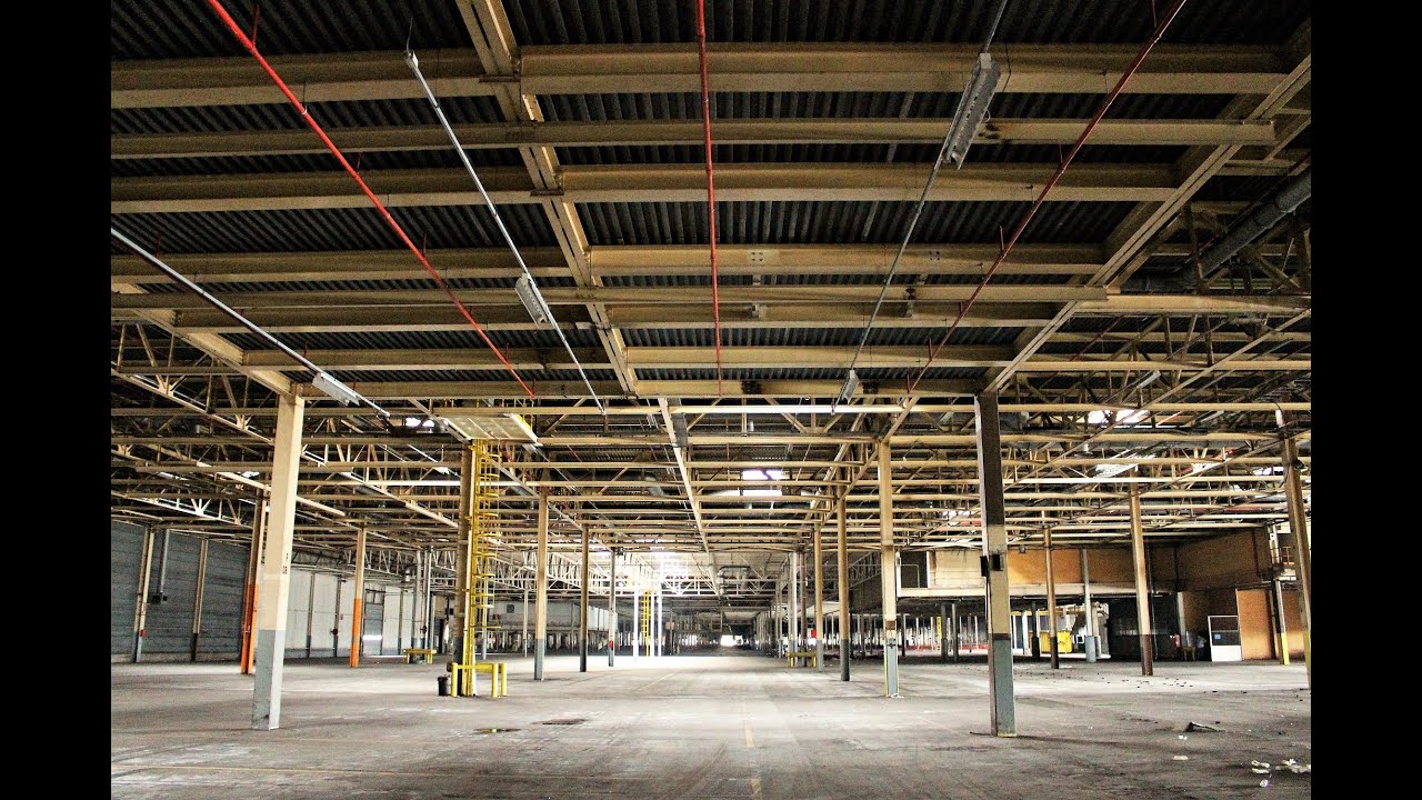 Verlaten autofabriek @ 2016