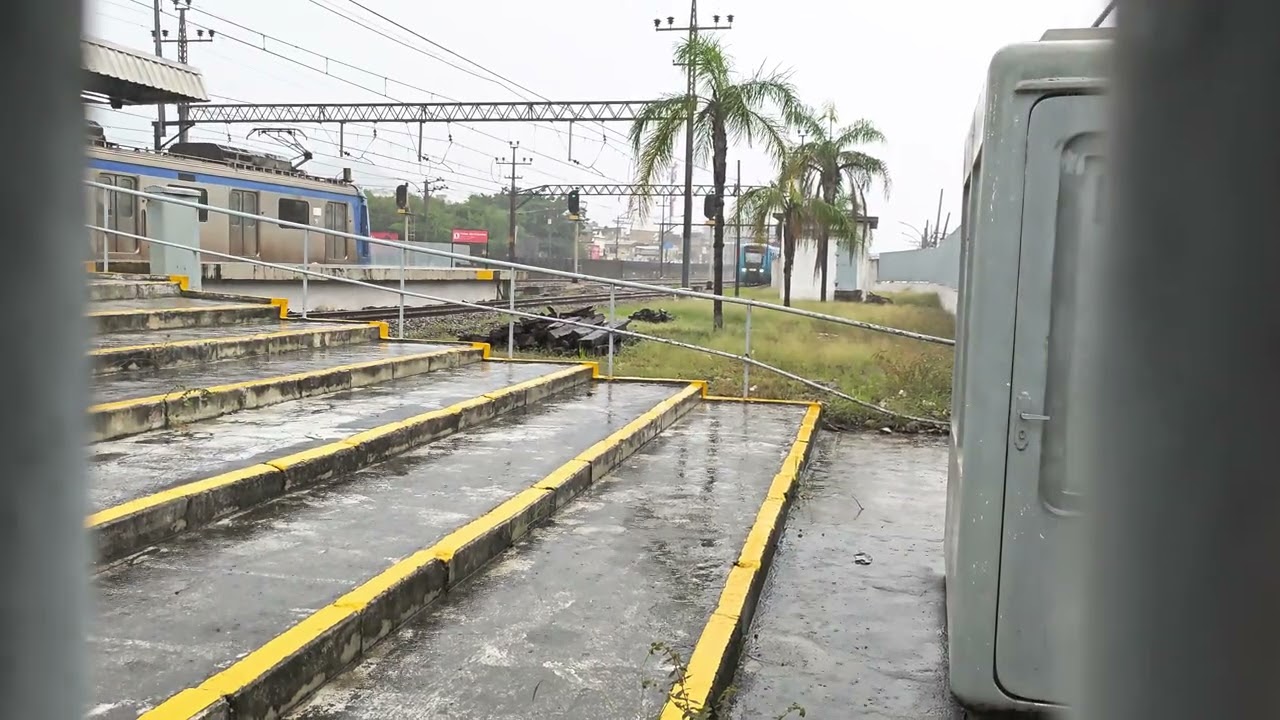 Trens urbanos da supervia estação Oswaldo Cruz sexta feira 13/03/26 Encontro de CNR 3000