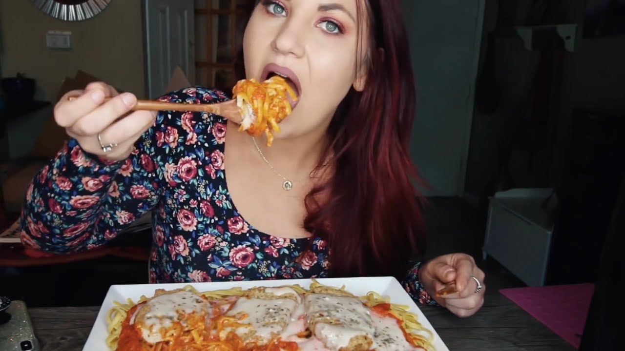 CHICKEN PARMESAN AND SPAGHETTI MUKBANG!