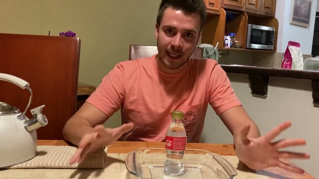 La botella se autoaplasta