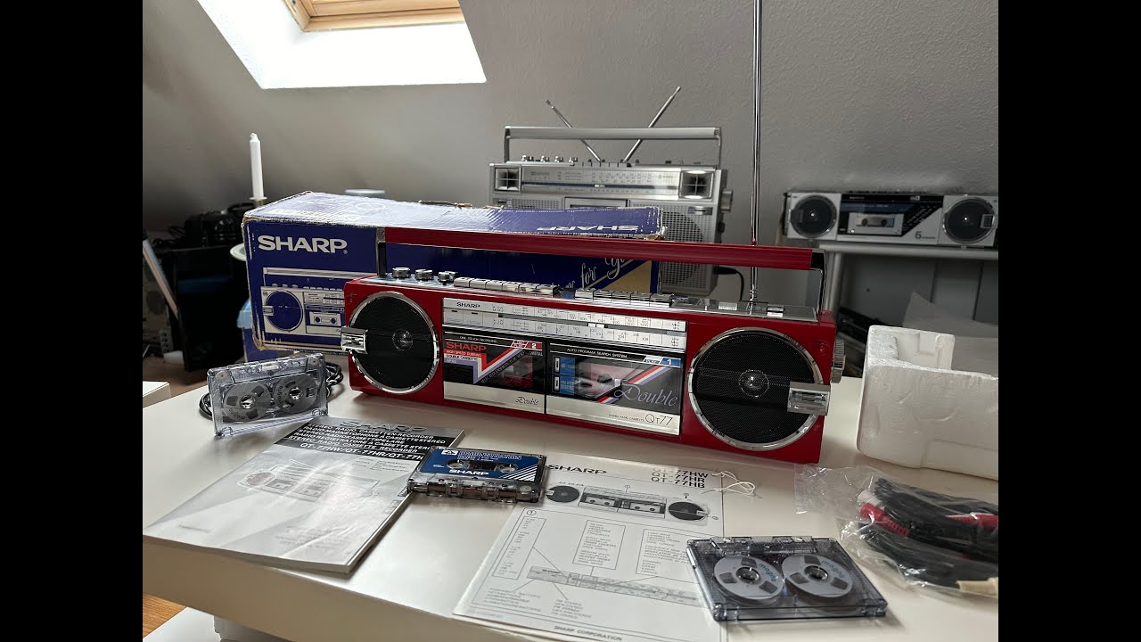 SHARP QT-77 HR. A radio and cassette try. Golden 80s 4ever.