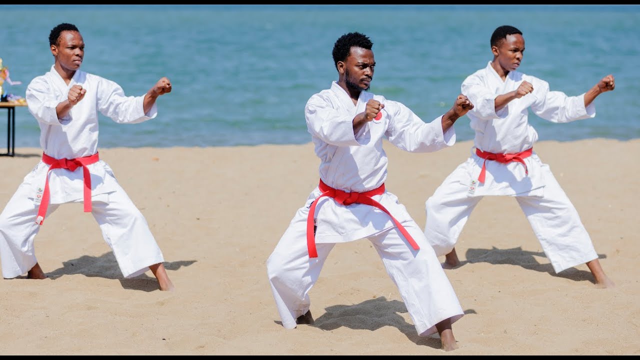 Karate Liberation Cup: Hatangijwe Karate ikinirwa ku mucanga || Bakoreye imyitozo mu mazi
