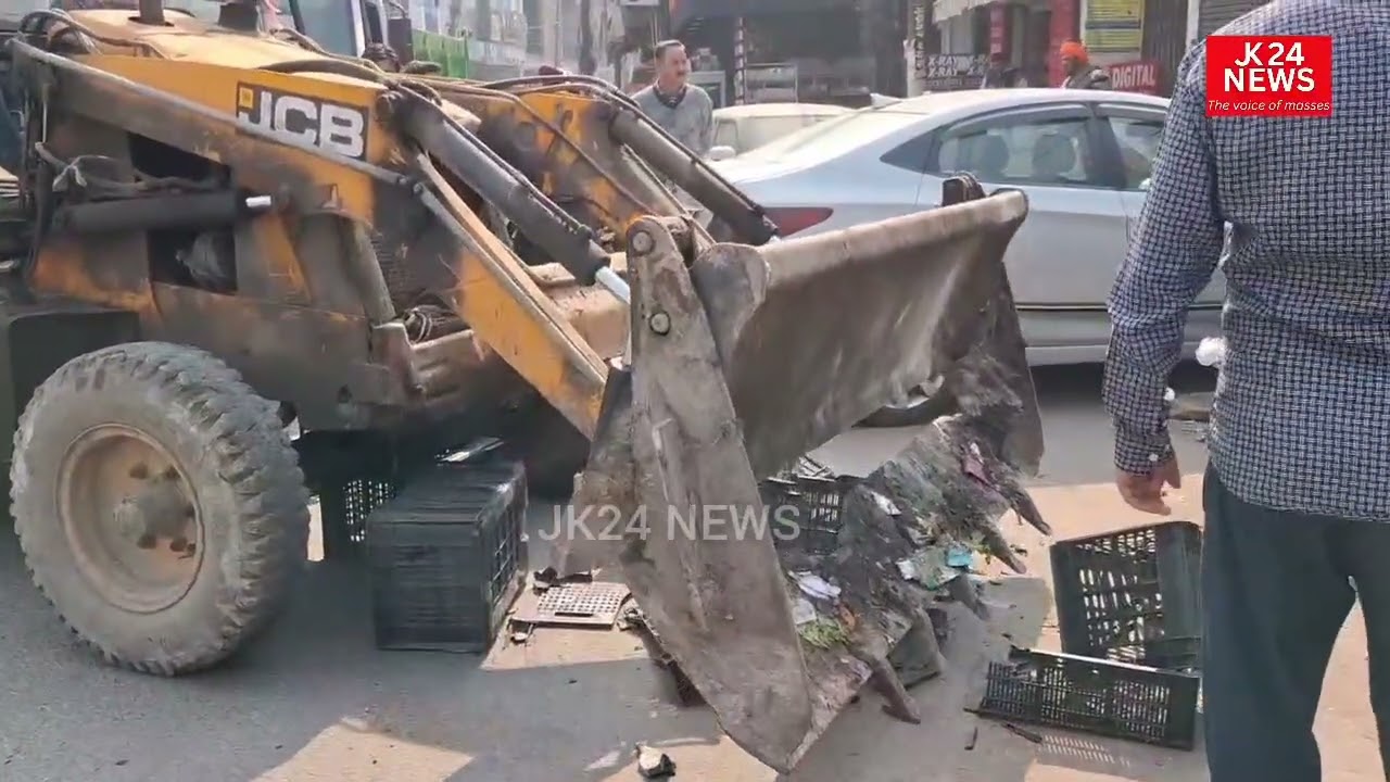#शहीदी #चौक #कठुआ में #रेहड़ी-#फड़ी वाले को झेलने पड़े #धक्के !!! #anti #encroachment #drive 