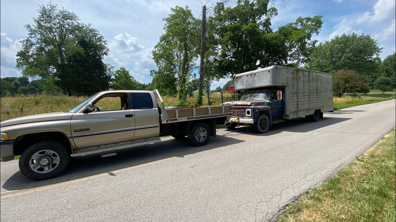 I bought an old U-Haul truck !!