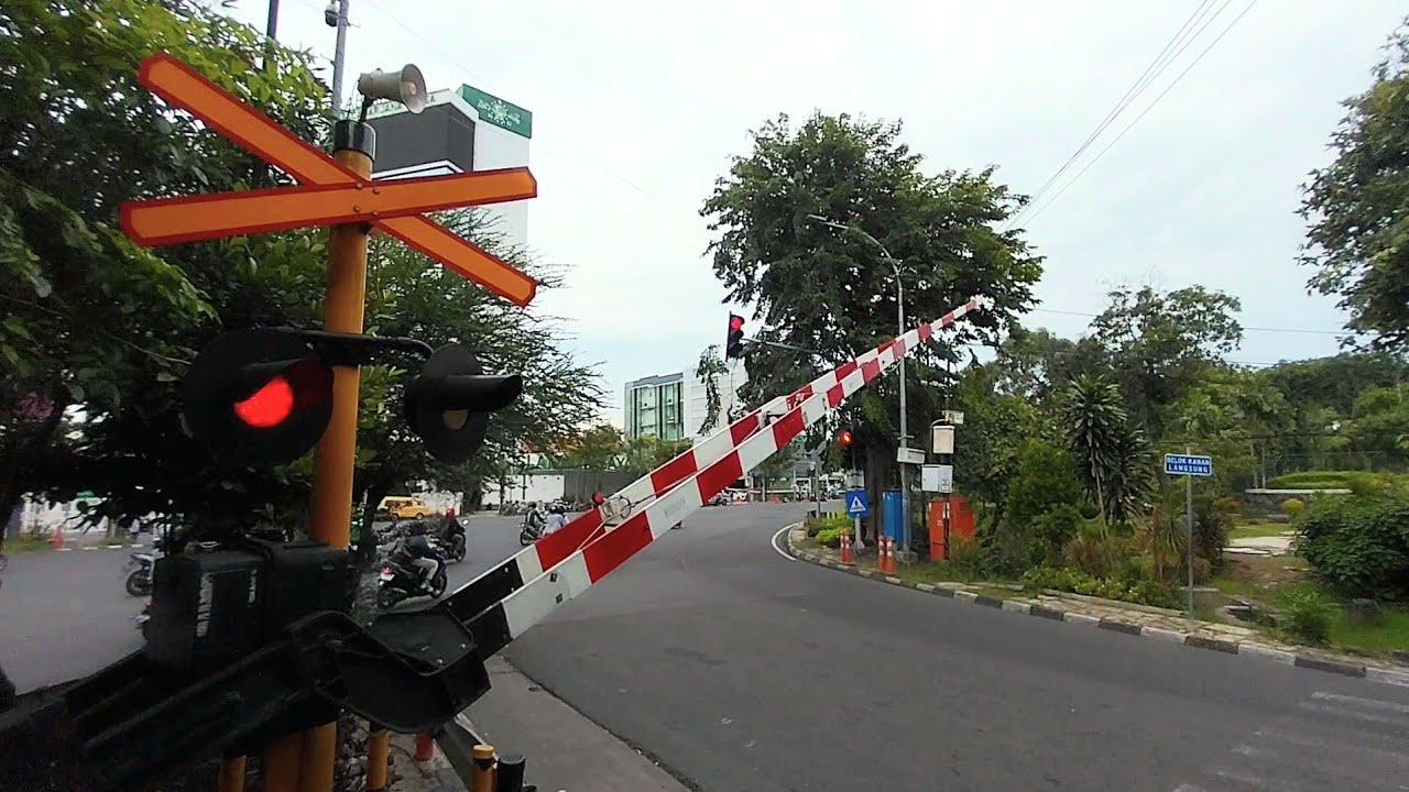 Update Baru‼️Perlintasan Kereta Api RSI Wonokromo - Royal Plaza, Kota Surabaya