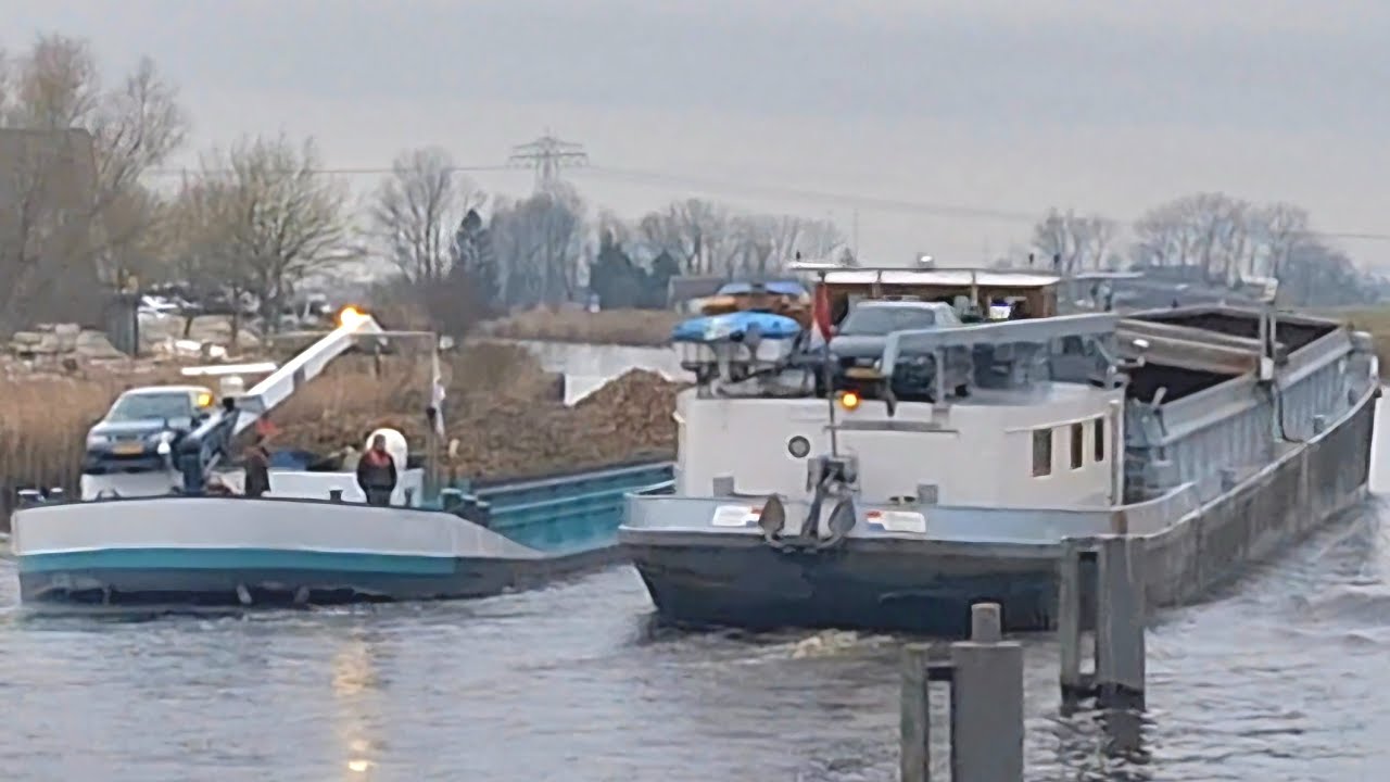 FILE DOOR BIETENSCHEPEN BIJ DE SUIKERFABRIEK IN HOOGKERK ⚓️⚓️