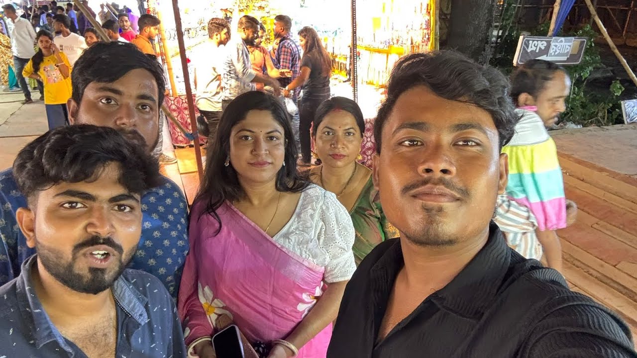 Kalyani তে ঠাকুর দেখতে গিয়ে বাড়ি ফিরলাম ভোর 4তে || মা বাবার জন্য জামা কাপড় কিনতে গেলাম 