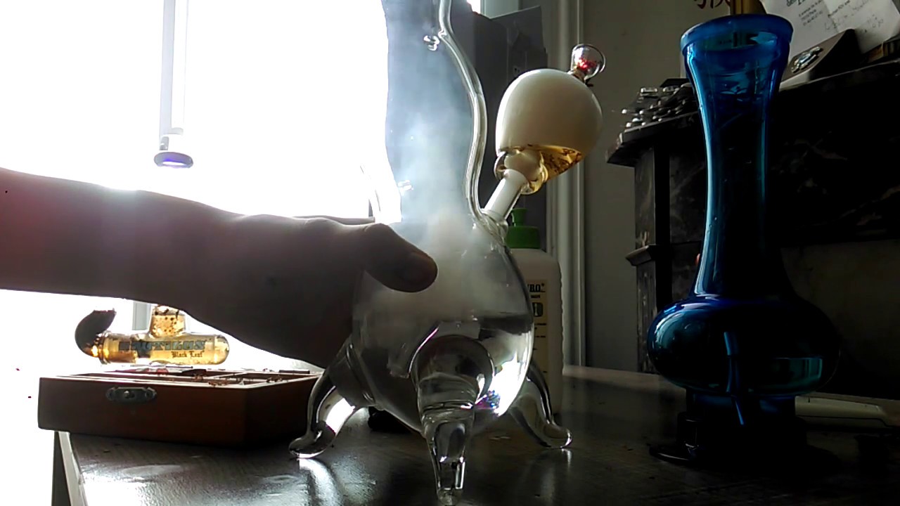 Hurricane bong