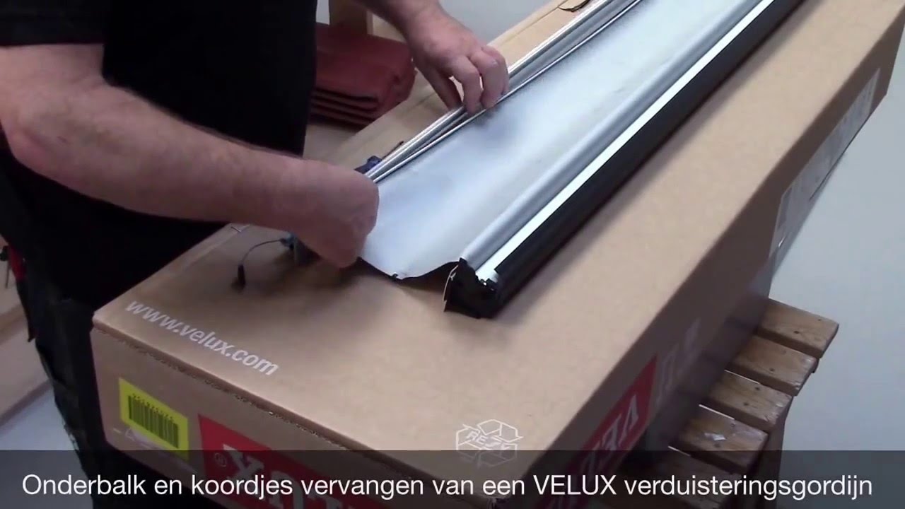 VELUX - Onderbalk en koordjes vervangen van een verduisteringsgordijn