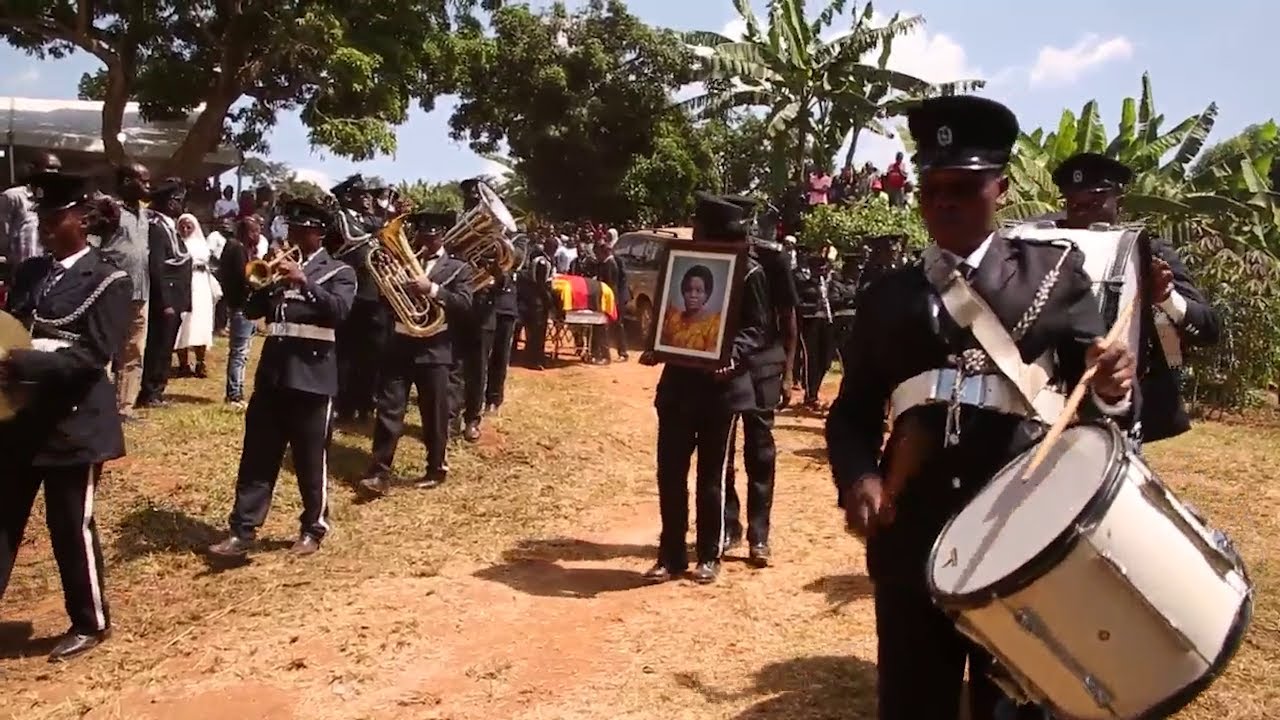 Agataliikonfuufu Eyali minisita Namirembe Bitamazire aziikiddwa e Kibugga mu Butambala