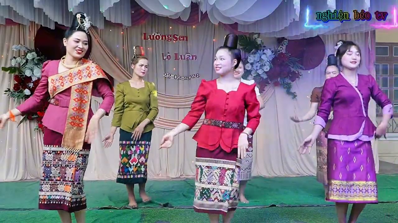 Múa Lào Khẩu Chí Cùng Cô Dâu Lường Sen Trong Ngày Vui Ngày Hành Phúc Của Mình. Cô dâu xinh như hoa