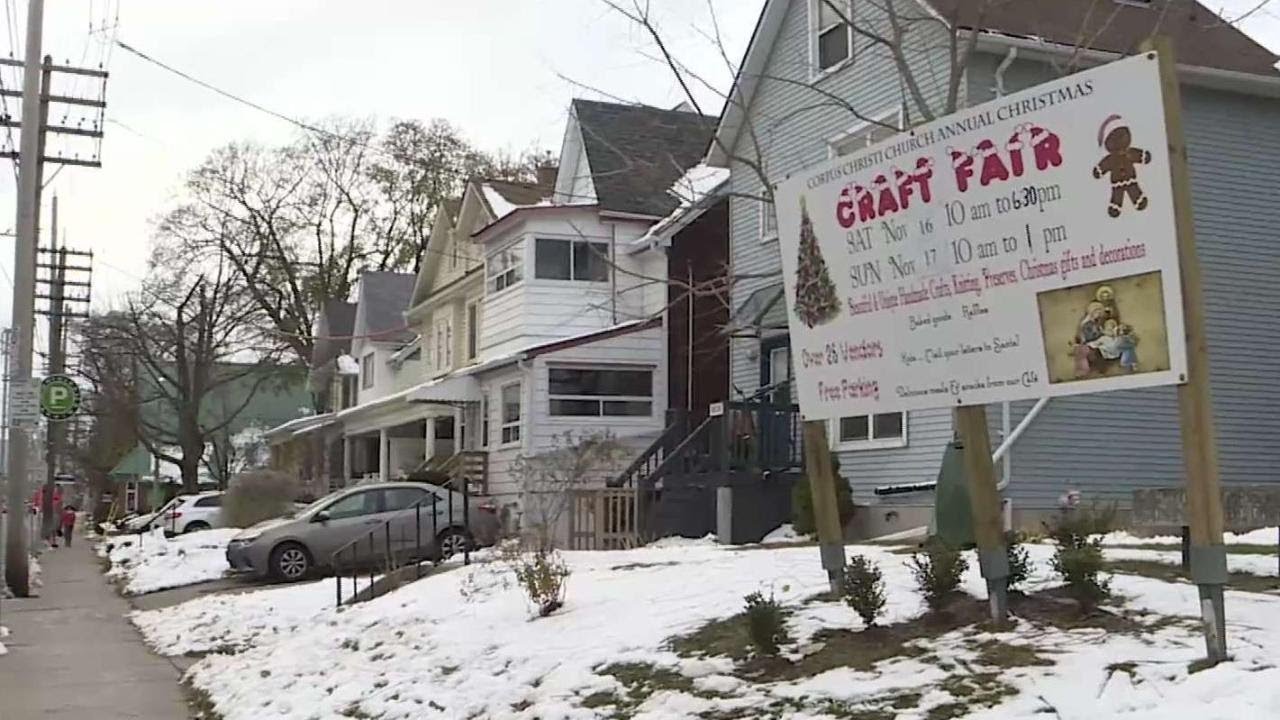 Small scale market big on holiday spirit