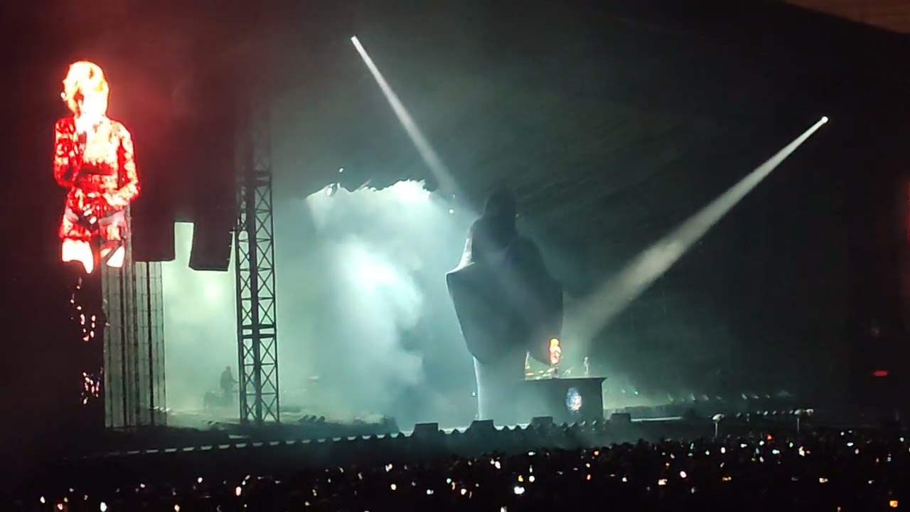 Myl&egrave;ne Farmer - Que je devienne - Nevermore - Stade de France (Live) 01_10_2024