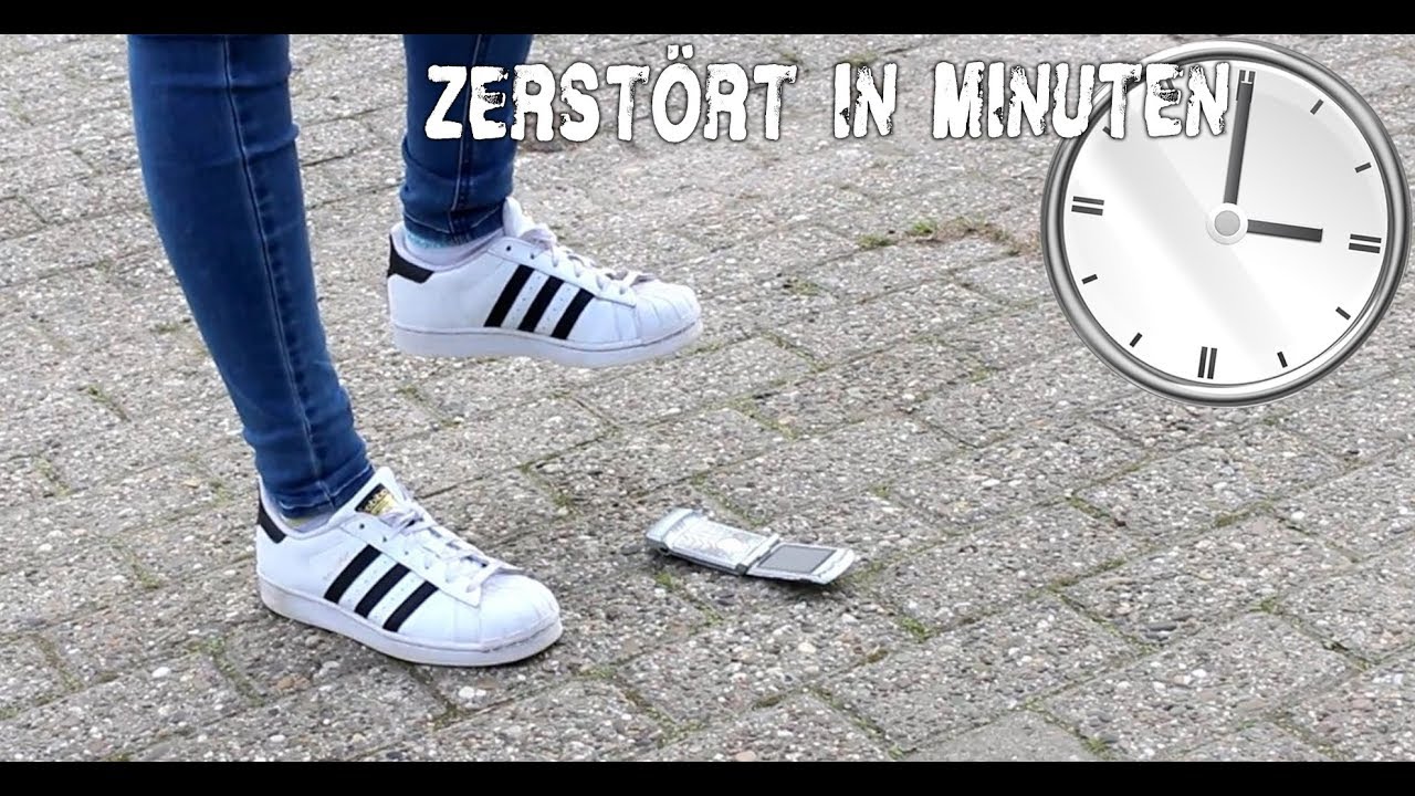 LAURA vs. Moto Razr V3 + Fler Flizzy Poster Verlosung #04