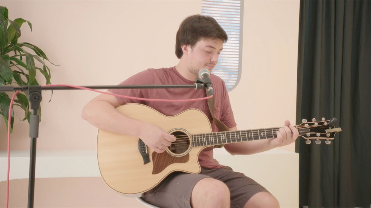 Joue de la guitare avec Émile Bilodeau - J'en ai plein mon cass