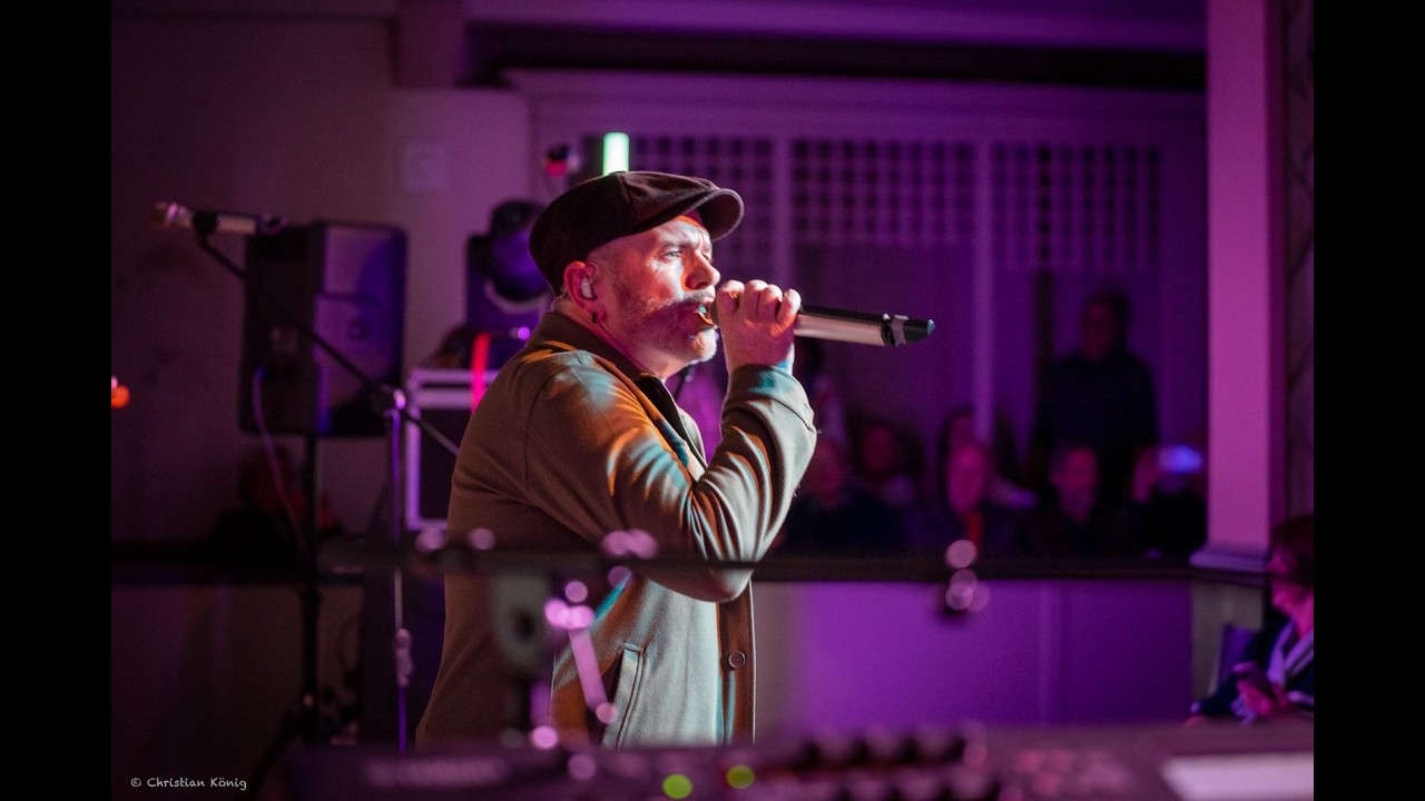 Nigel Connell - In The Air Tonight (Phil Collins)