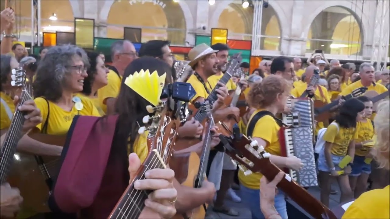 VA GROS CANTA EN FIESTAS