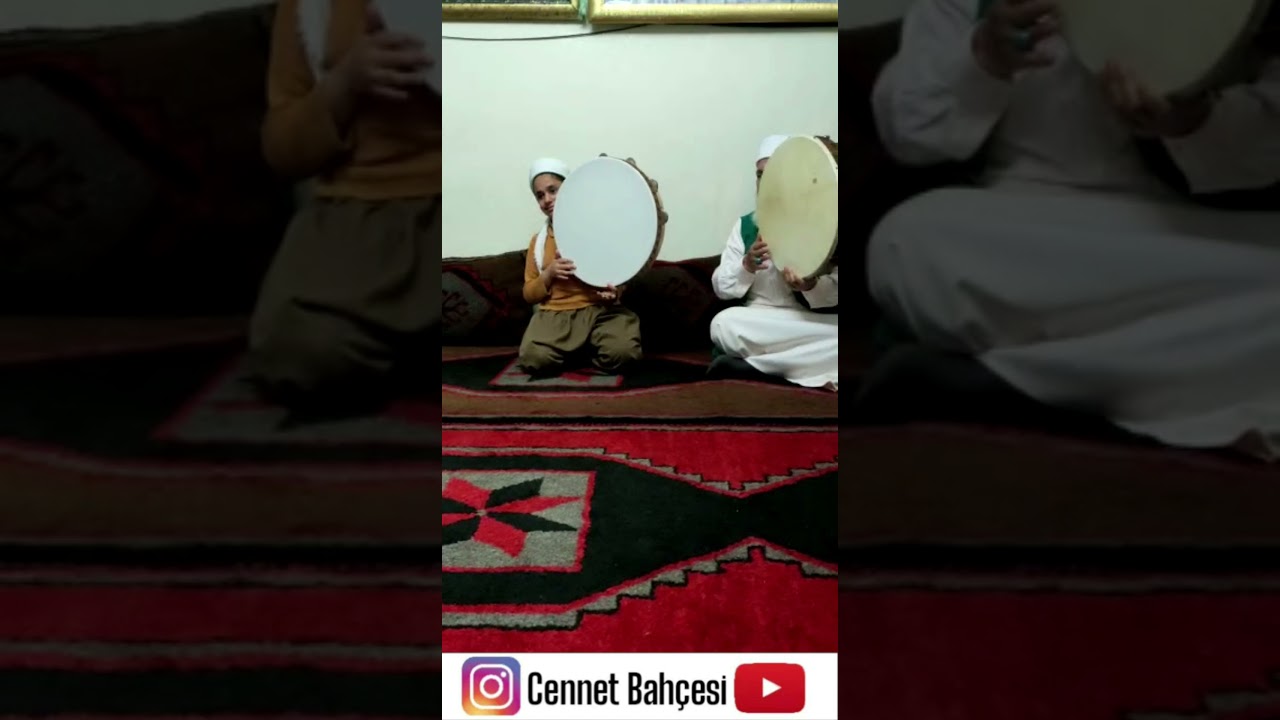 Seyyid Şeyh Hacı Muhammed Tevfik hz. Küçük dervişleriyle Nurani İlahisi.