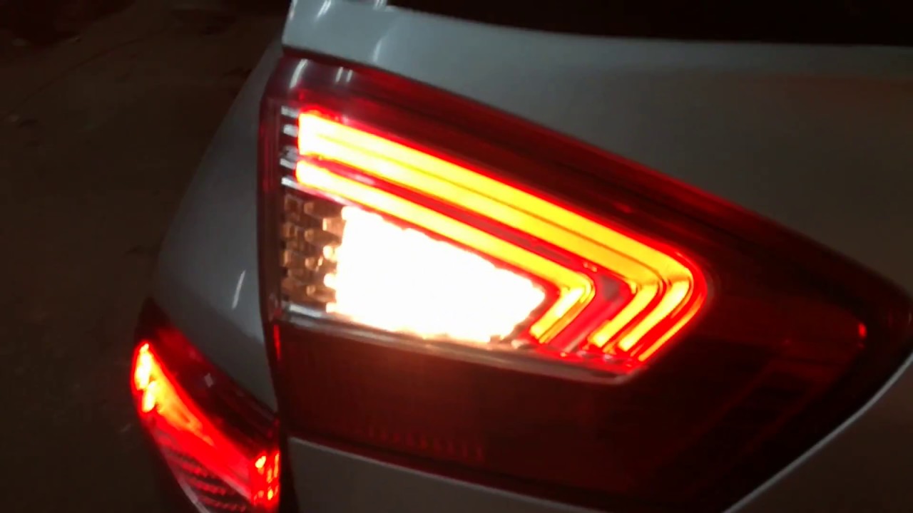 The headlight in the trunk lid does not light (Ford Mondeo)