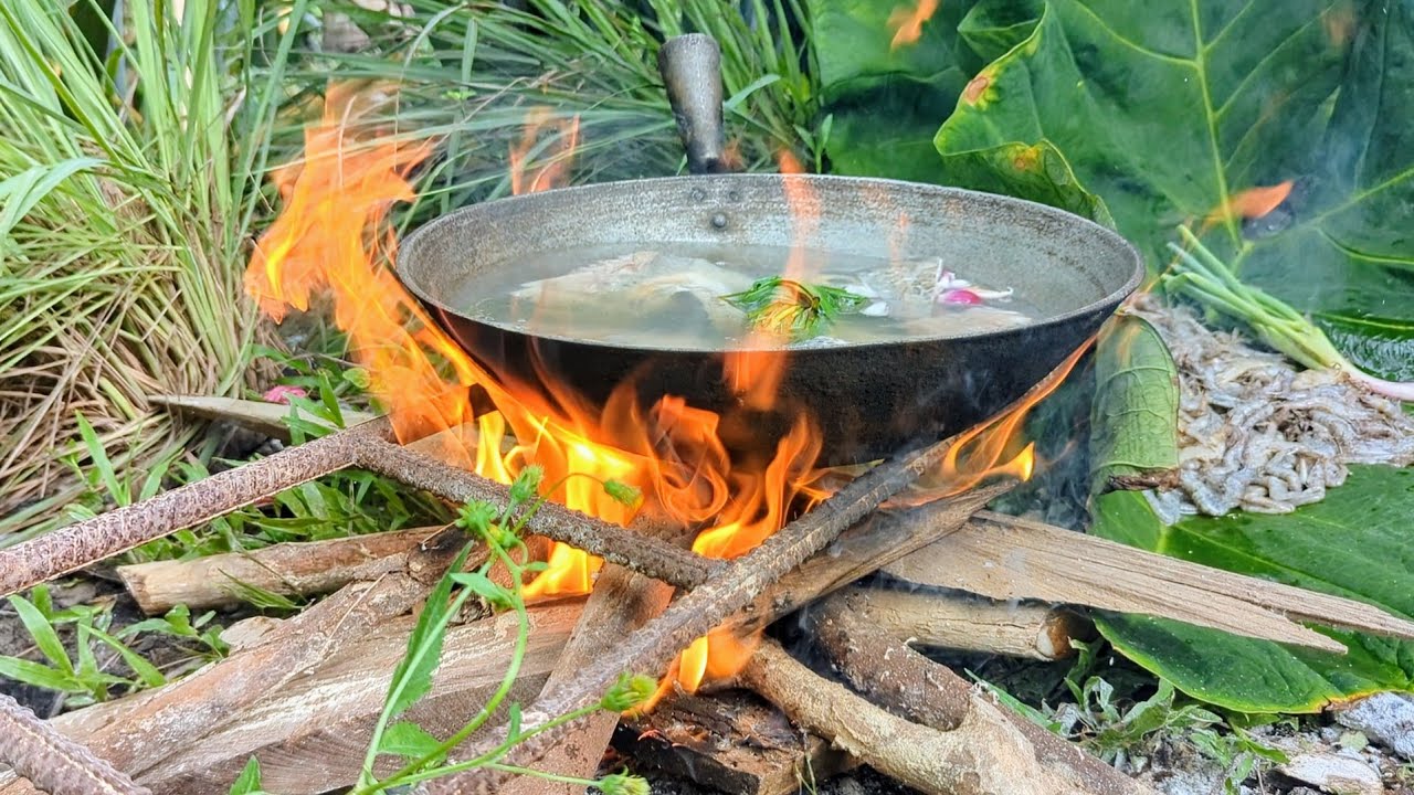 You HAVE to See This FIRE Seafood Boil! 🔥 DomieWorks' Outdoor Cooking.