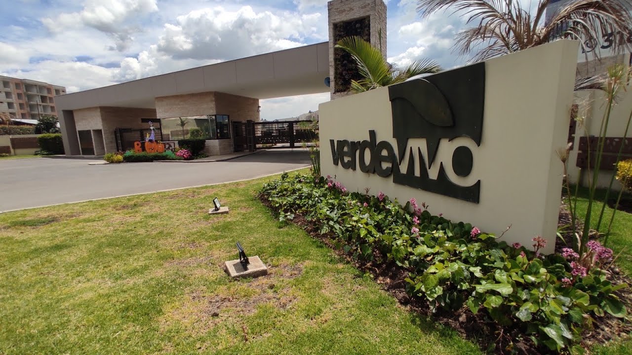Verde Vivo, Cajica, 173 M2 construidos, lote 276 M2