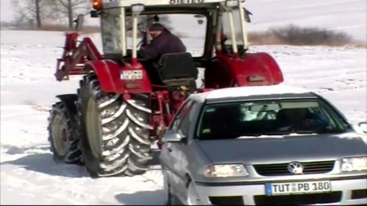 IHC 946 Polo abschleppen aus Schneewehe 2010
