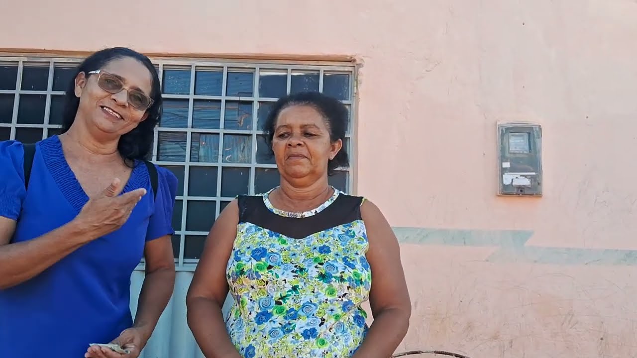 Entrega de doação para Cícera de Romão em Cachoeirinha PE 