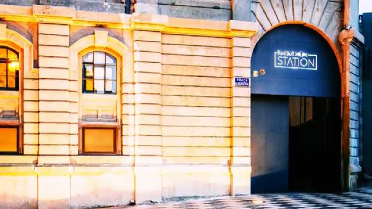 Galeria da Arquitetura | Red Bull Station - Triptyque