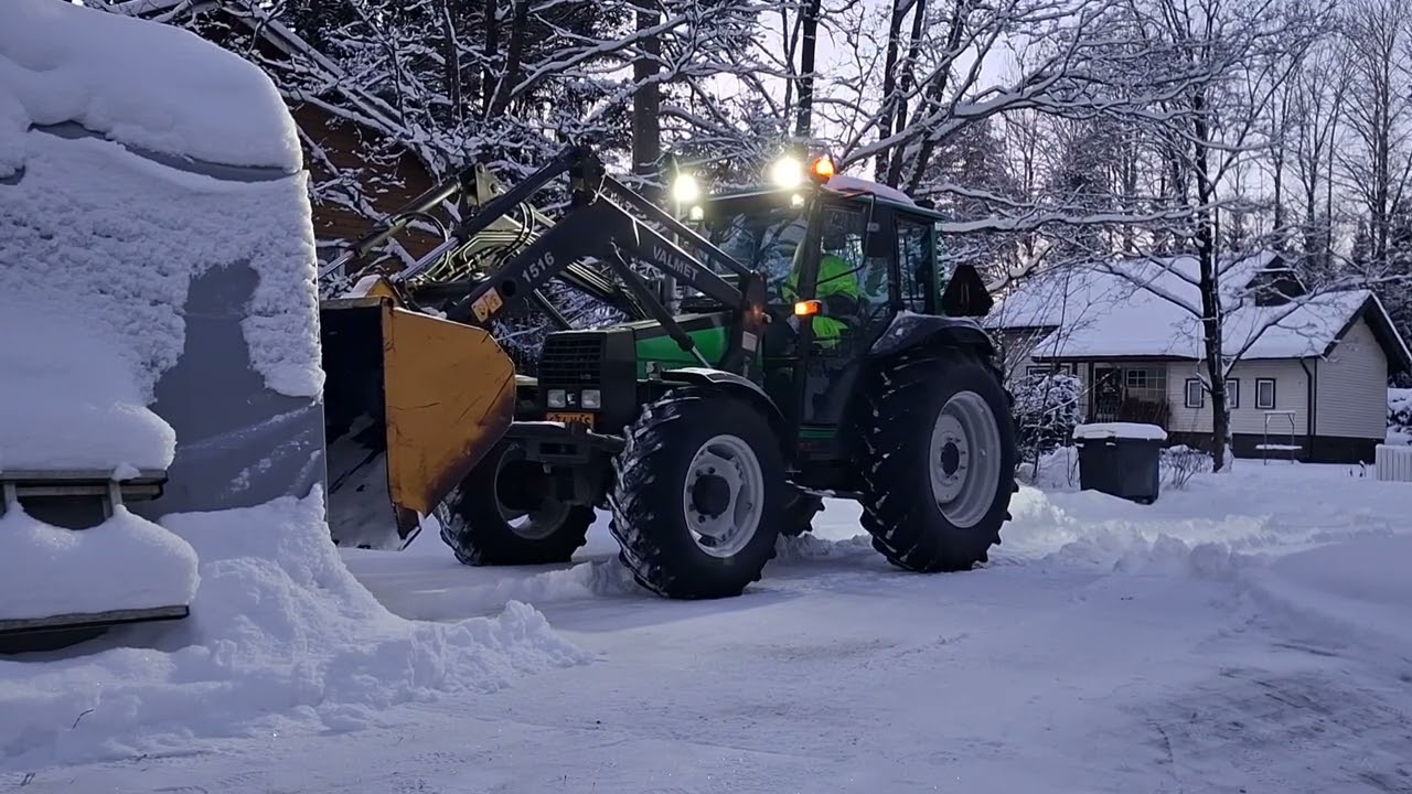 LeeviService: Kasan madallusta ja pihan aurausta!🎉 865 turbolla 💪😎🚜🇫🇮🤩🎉