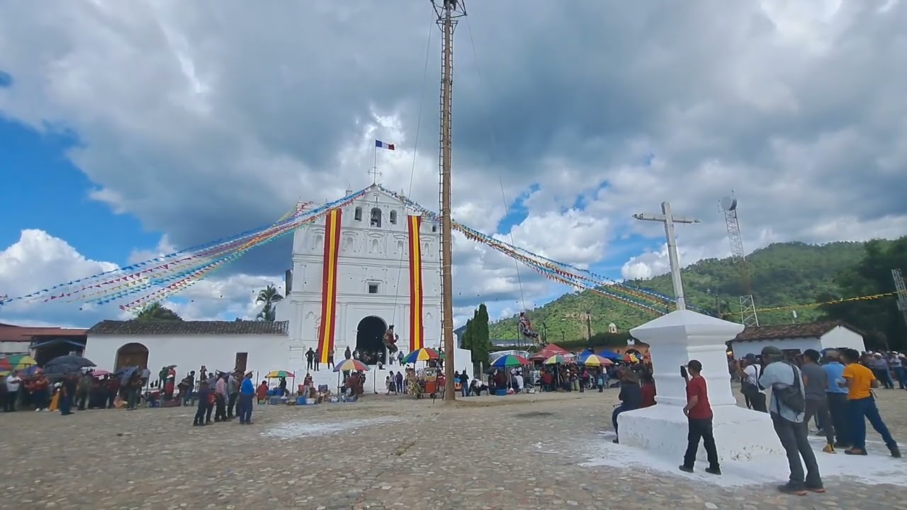 La danza del palo volador en Cubulco Baja Verapaz en su feria 2025.