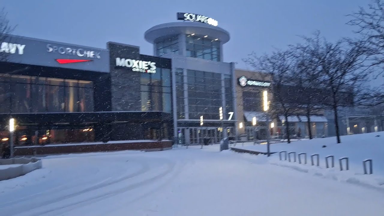 (Square One Shopping Centre Tour) Walking Inside Mississauga Ontario's Largest Indoor Shopping Mall