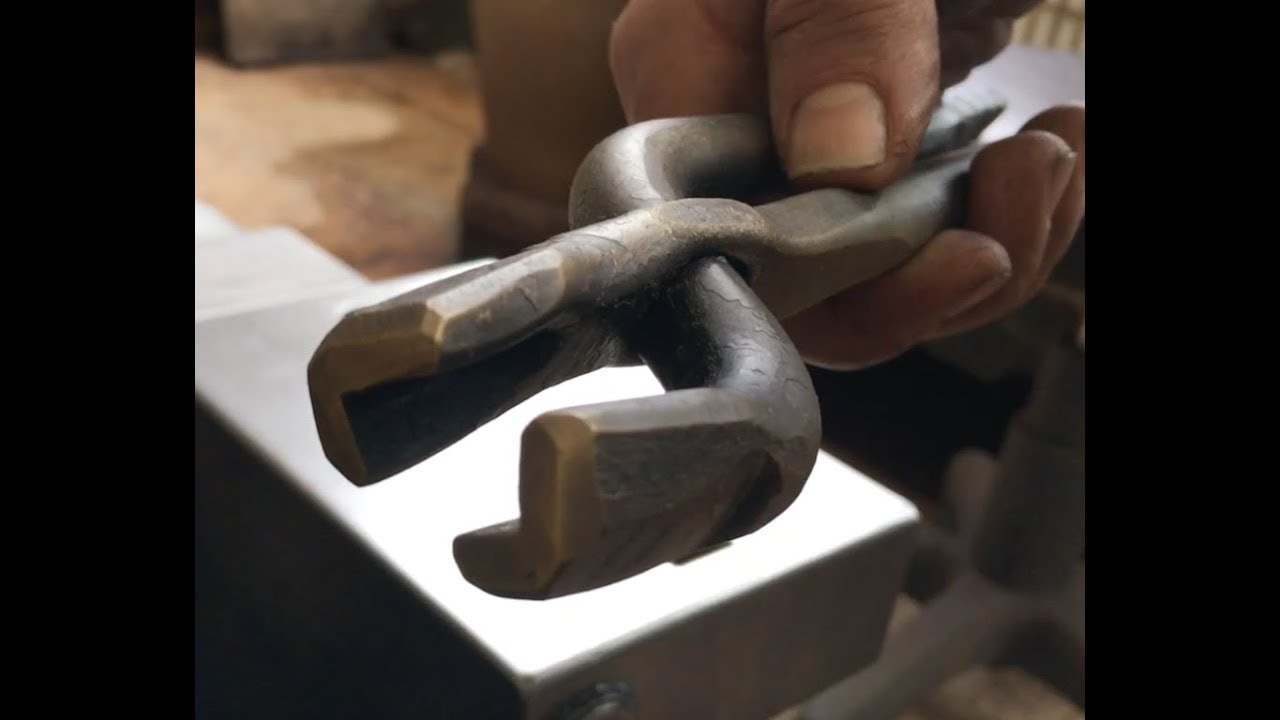 Easier Rivet-less Tong for the Everyman Blacksmith
