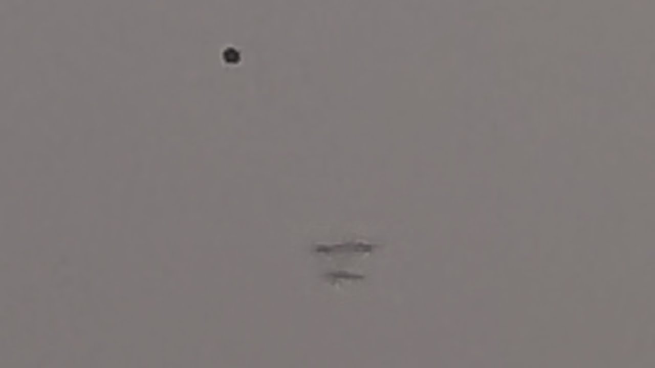 January 19th 2026 0649 UFO/UAP ascending sphere with associated go fast. 4 UFOs in one clip 