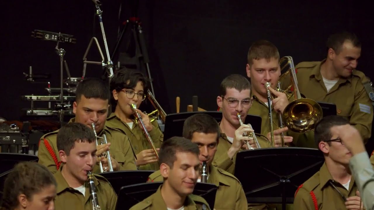 Copacabana: Manilow / Iwai